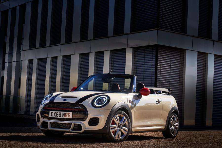 Mini John Cooper Works Cabrio (F57) 2018 года  (WW) (фото 36 из 36)